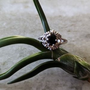 Antique style sterling & black stone ring